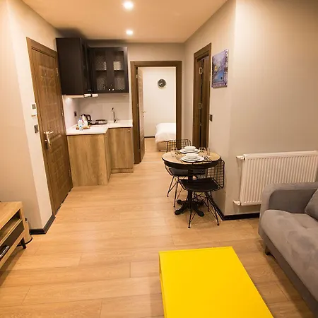 Long Apartment *
