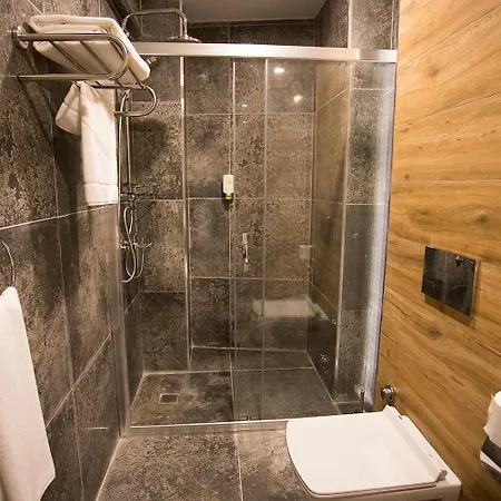 Long Apartment *