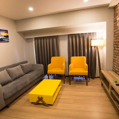 Long Apartment *
