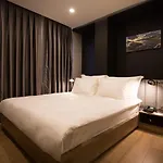 Apartment Long *